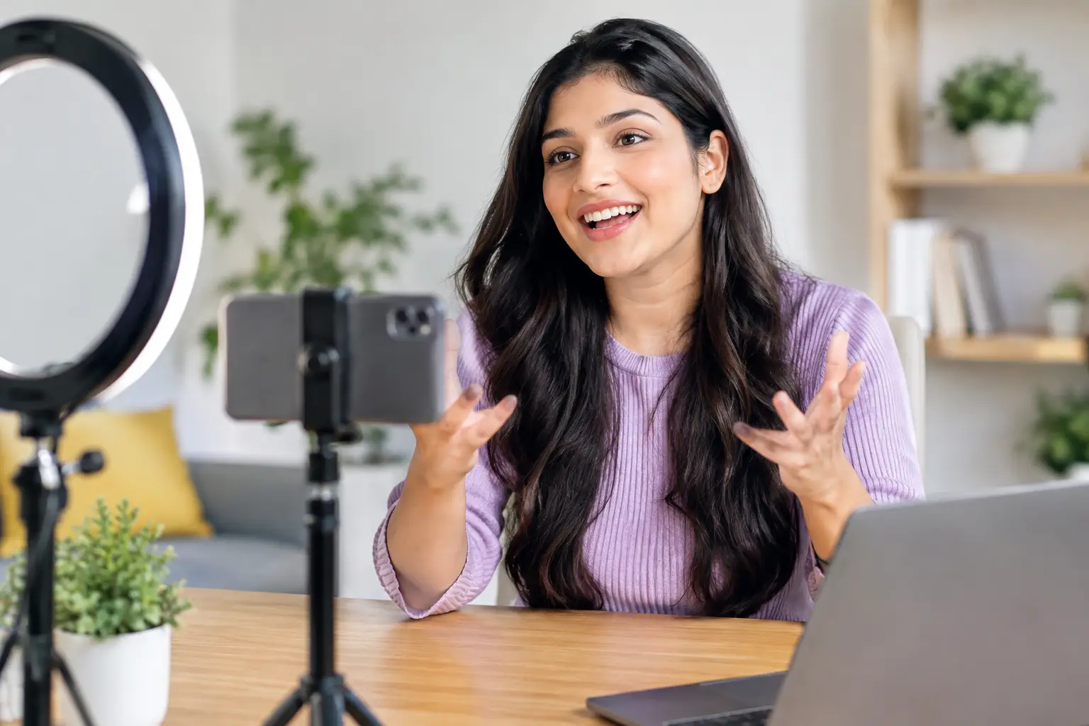 लाइव होस्ट कमाई उदाहरण for New Creators